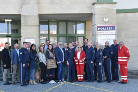 Gruppenfoto der Teilnehmer:innen Regionales Dialogforum 2023