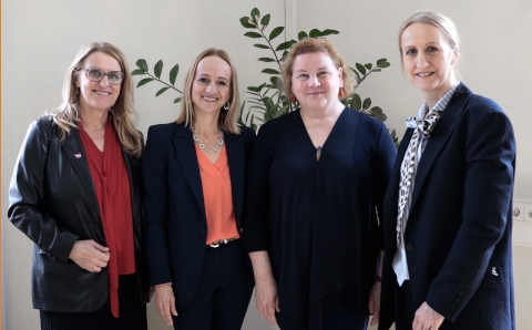 Foto vom Antrittsbesuche des ÖBVP-Präsidiums bei Gesundheitsministerin Schuman und Staatssekretärin Königsberger-Ludwig Foto vom Antrittsbesuche des ÖBVP-Präsidiums bei Gesundheitsministerin Schuman und Staatssekretärin Königsberger-Ludwig