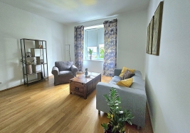 Foto Praxisraum mit grauem Sofa Foto Praxisraum mit grauem Sofa