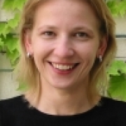 Portraitfoto Mag.ª Dr.ⁱⁿ Angelika Böhm