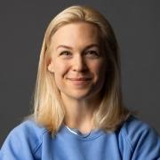 Portraitfoto Mag.a Kathrin Elias