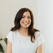 Portraitfoto Mag.a Julia Wohlgenannt