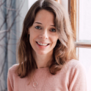 Portraitfoto Mag.ª (FH) Kathrin Stockreiter