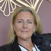 Portraitfoto Mag.a Carina Schröcker