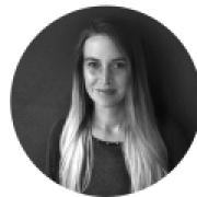 Portraitfoto MMag.a Angelika Schernthaner
