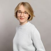 Portraitfoto Susanne Hintringer, MA