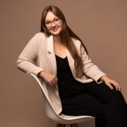 Portraitfoto Mag.a Laura Prinz, BA