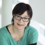 Portraitfoto Irene Rockenschaub