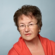 Portraitfoto Dr.in med. Elfriede Kastenberger