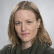 Portraitfoto Mag.a Barbara Tröbinger