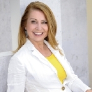 Portraitfoto Evelyn Zuschnegg