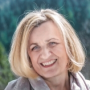 Portraitfoto Mag.a Dr.in Karin Madenberger, MSc