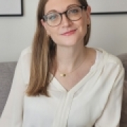 Portraitfoto Elisabeth Leder-Berg, Bed.