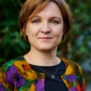 Portraitfoto Mag.a(FH) Sonja Pargfrieder