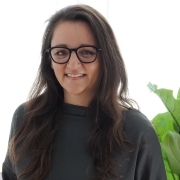 Portraitfoto Katarina Jenewein, BA