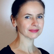 Portraitfoto Mag.a Dr.in Elke Knauder