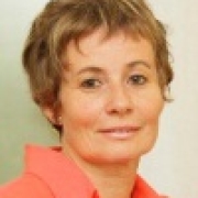 Portraitfoto Hanna Leichtfried-Junker