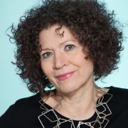 Portraitfoto Dipl.-Päd.in Mag.a Sylvia Neuberger, BA pth., ECP