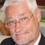 Portraitfoto Prof. Dr. pth. Peter Stippl