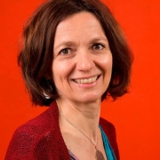 Portraitfoto Mag.a Verena Rosenauer