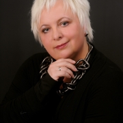 Portraitfoto Mag.a Dr.in Pia Wegleitner-Ceppel