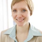 Mag.a Raphaela Kovazh Portraitfoto Mag.a Raphaela Kovazh