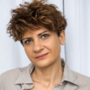 Portraitfoto MMag.a Louisa Abramov