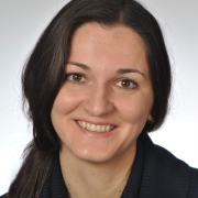 Portraitfoto MMag.a (FH) Johanna Schmidmayr