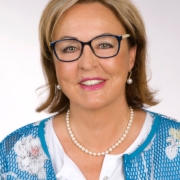 Portraitfoto MMag.a Renate Egger