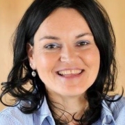 Portraitfoto Nadja Schuster
