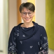 Portraitfoto Mag.a Barbara Marckhgott