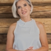 Portraitfoto Mag.a pth Carola Irene Hinterstoisser, BA.pth.