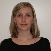 Portraitfoto Delia Schöck-Hermann, BA, MA
