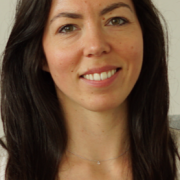 Portraitfoto Alexandra Schmidinger, MA, MSc