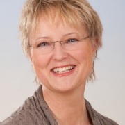 Portraitfoto Mag.a Sabine Prim, BA.pth.