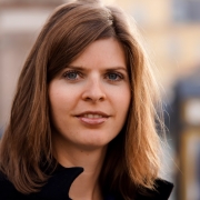 Portraitfoto Dr.in Claudia Zojer