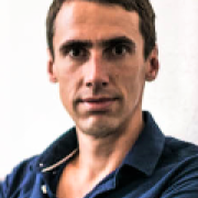 Portraitfoto Mag. (FH) Michael Tschirf