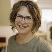 Portraitfoto Mag.a Katrin Roseneder