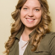 Portraitfoto Mag.a Stefanie Stickler-Barang, BA pth.
