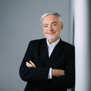 Portraitfoto Christian Höller, MSc