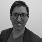 Portraitfoto Thomas Holzgethan