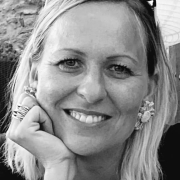 Portraitfoto Mag.a Christina Isabell Hatwagner