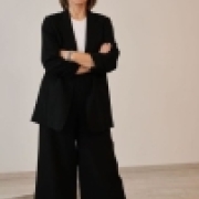 Portraitfoto Mag.a Karina Maria Landlinger