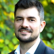 Portraitfoto Dipl.-Ing. Alexander Hader