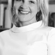 Portraitfoto MMag.a Marlene Bayer