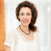 Portraitfoto Sara Roschanzamir, BA, MA