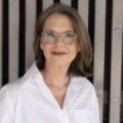 Portraitfoto Mag.a Sylvia Kosek