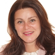 Portraitfoto Mag.a Madalina Reiter, BA pth.
