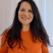 Portraitfoto Mag.a Corinna Marion Zillner