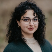 Portraitfoto Mag.a Jasmin Ghazanfari, BA pth